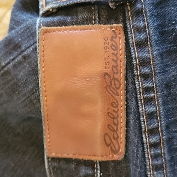 Men's Eddie Bauer straight fit jeans - Picture 3 of 5